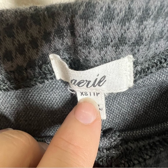 Aerie American Eagle Gray Houndstooth Flare Pull On Pants Womens Size XS - Picture 5 of 8